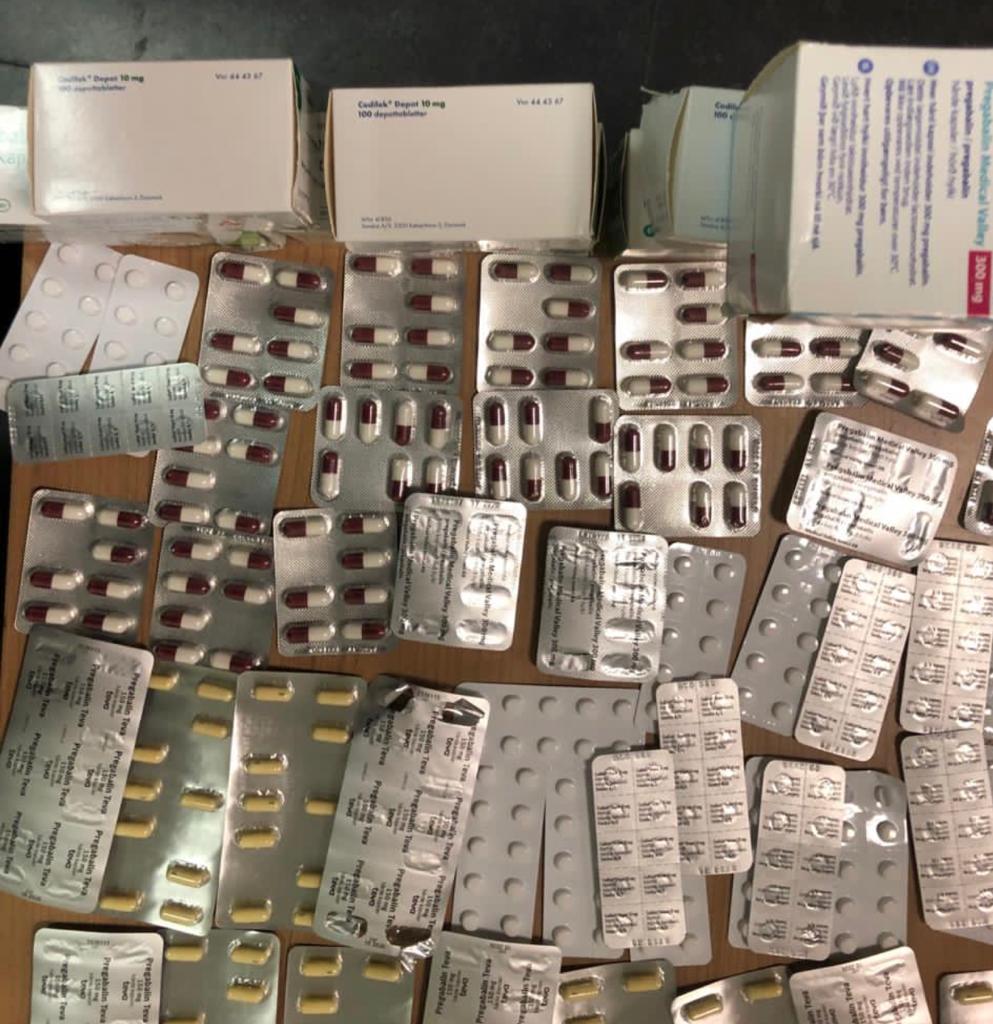 جمارك مطار القاهرة تحبط تهريب أكثر من 6900 قرص مخدر في عمليات متفرقة