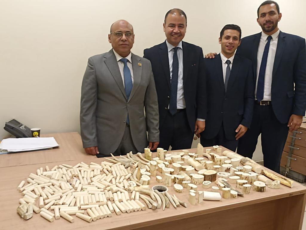 ضبط راكب بحوزته شرائط مخدرة واخر بحوزته 17 كيلو جرام عاج