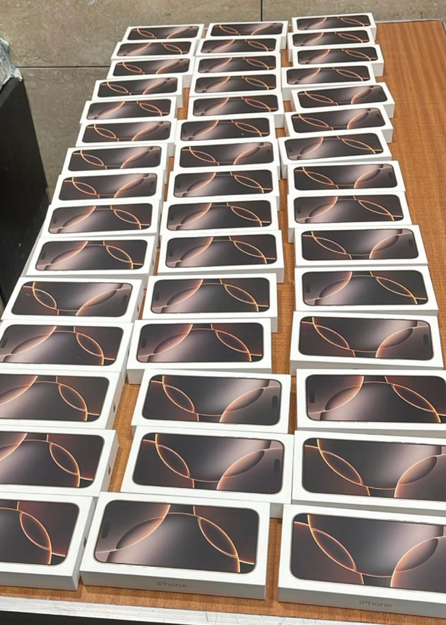 إحباط تهريب 45 آيفون بحوزة دبلوماسية في مطار القاهرة