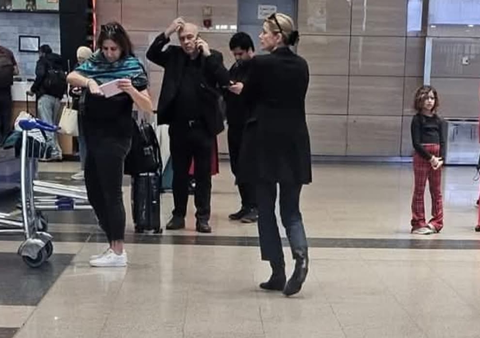 لحظة وصول كريستيان جروس إلى القاهرة استعدادًا لتولي قيادة الزمالك