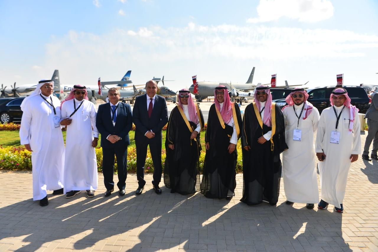 وزير الطيران المدني المصري يبحث تعزيز التعاون مع نظيره السعودي