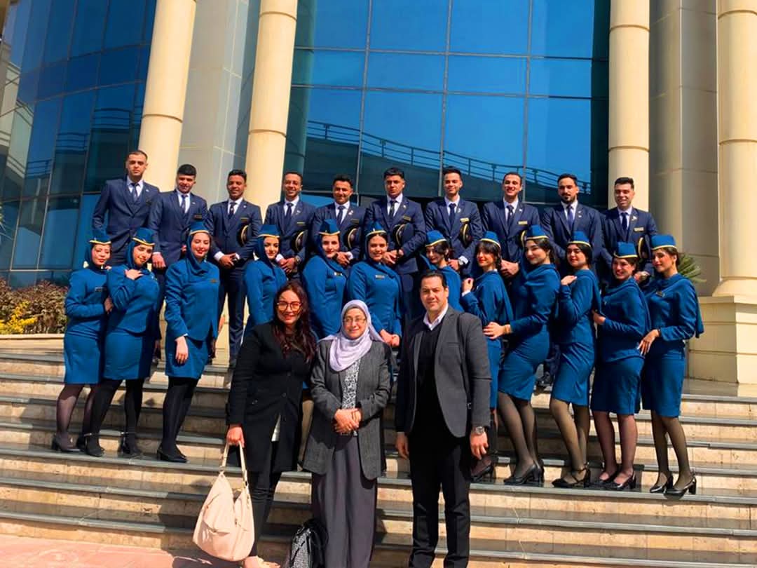 أكاديمية التدريب تستقبل طلاب الجامعات في جولات ميدانية لتعريفهم بمنظومة الطيران المتطورة