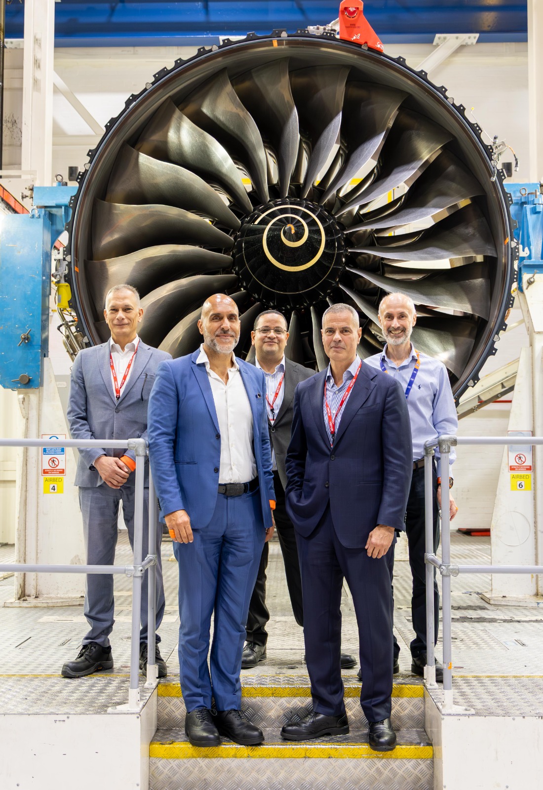 استعدادًا لاستقبال A350.. "مصر للطيران" تبحث تعزيز التعاون التقني مع "رولز رويس"