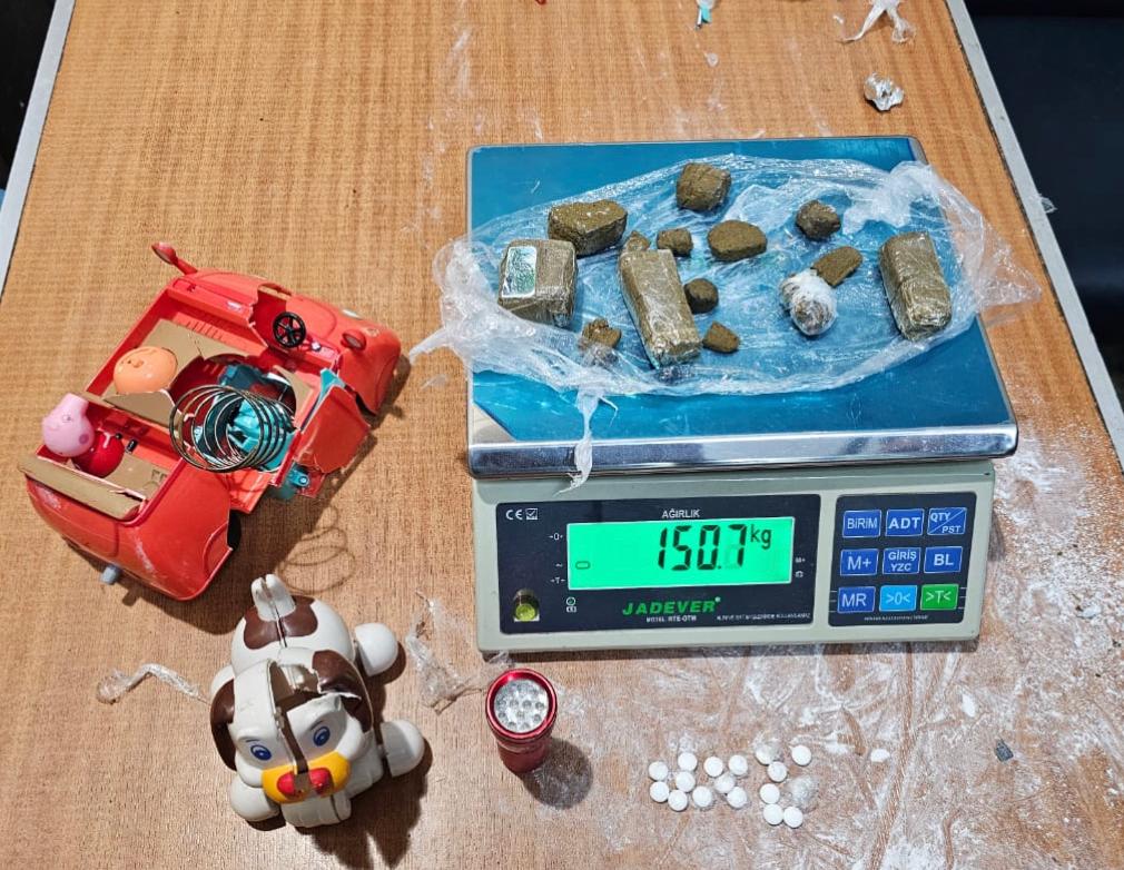 تحرير 37 محضر ضبط جمركي خلال شهر اكتوبر بمطار القاهرة