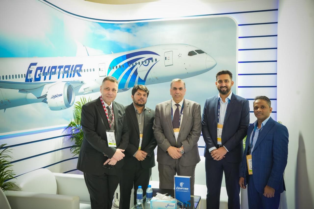 مصر للطيران تتألق في سوق السفر العربي بدبي: اتفاقات واعدة وإقبال كبير على جناح الشركة