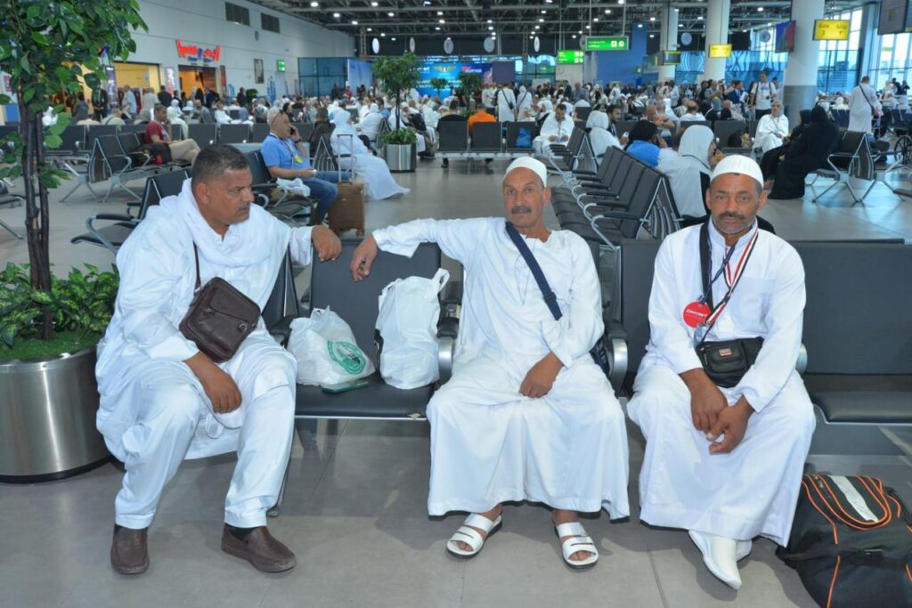 اليوم ..مصر للطيران تسير 12 رحلة جوية لسفر حجاج بيت الله الحرام