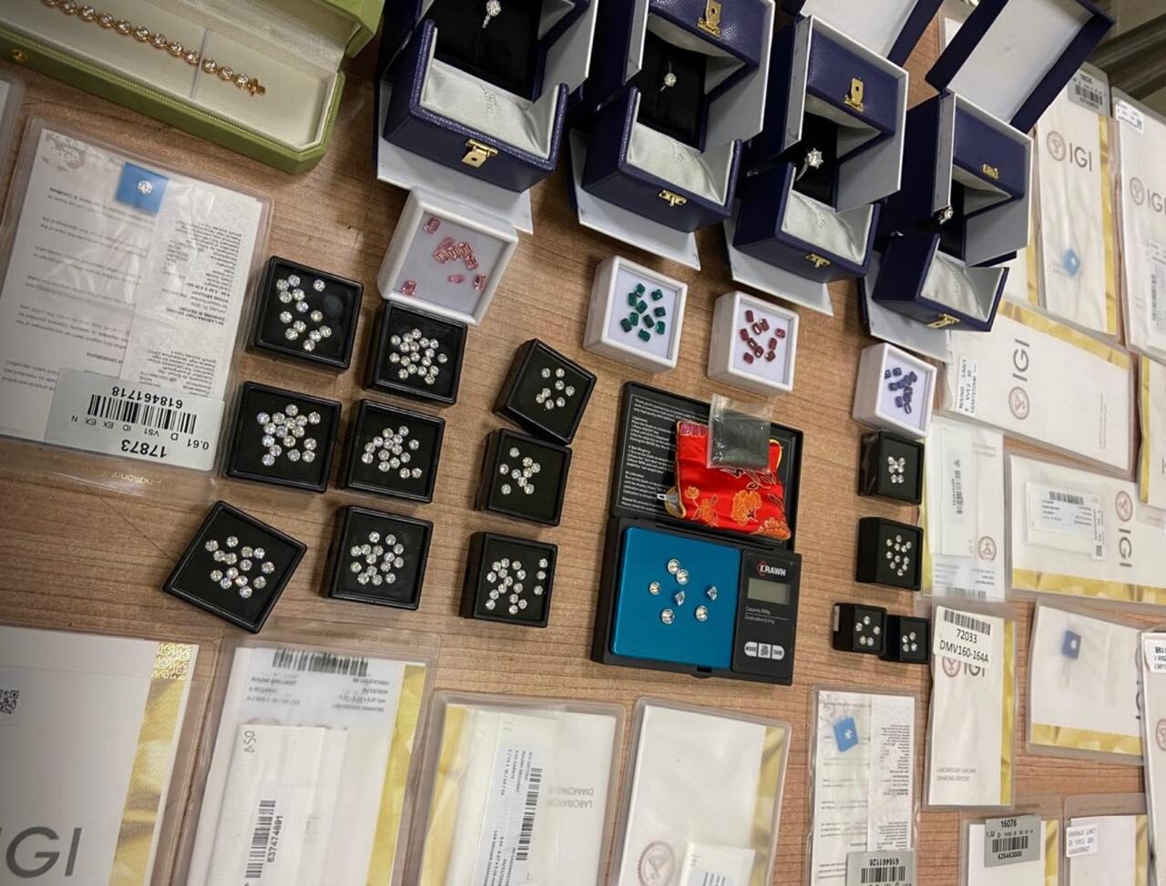 ضبط 20 حالة تهريب جمركي بمبنى الركاب 2 بمطار القاهرة خلال أكتوبر