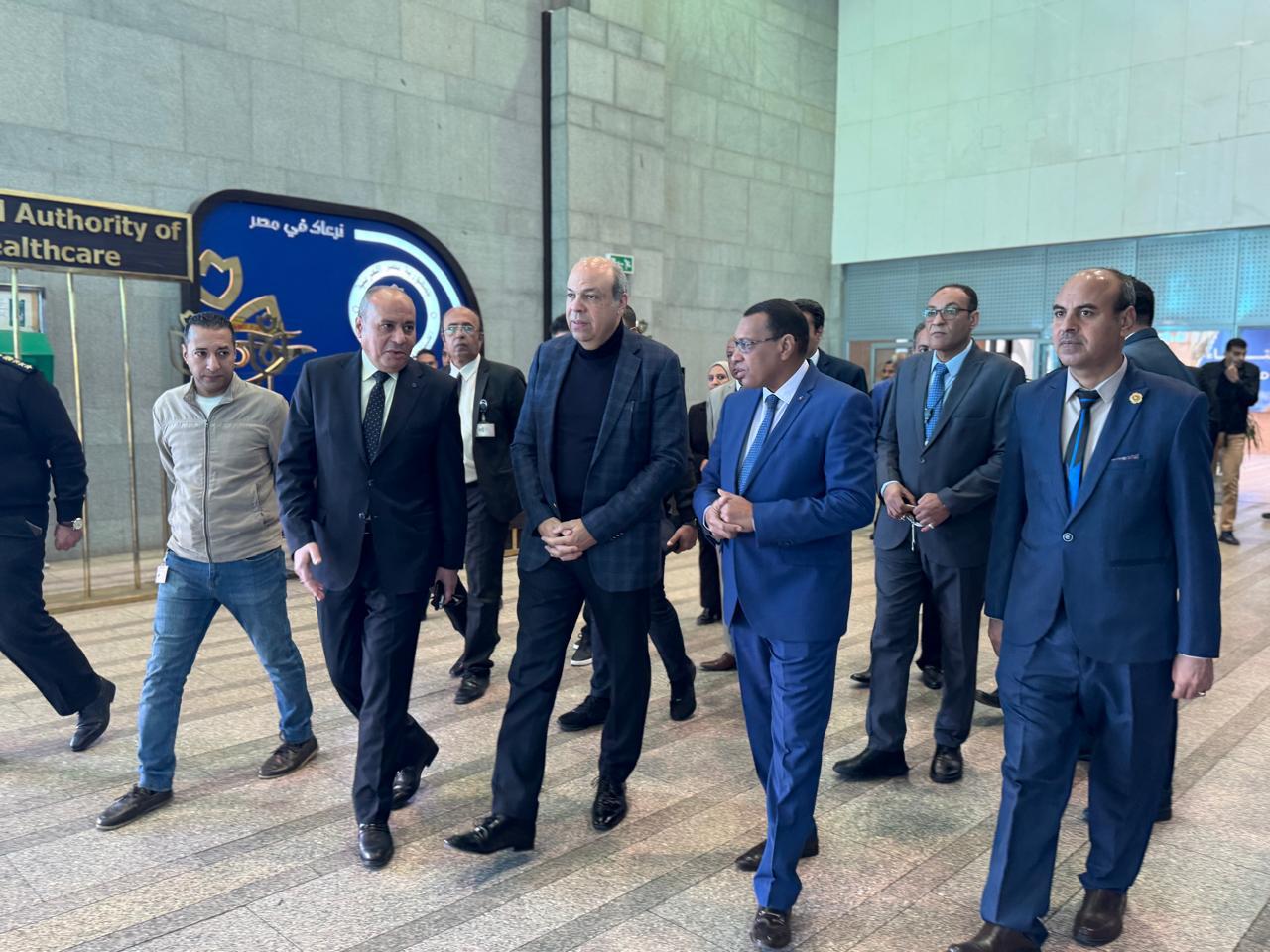 وزير الطيران  يتفقد مطار الأقصر الدولي ويؤكد: جاهزية تشغيلية وخدمات متميزة لاستقبال ضيوف مصر