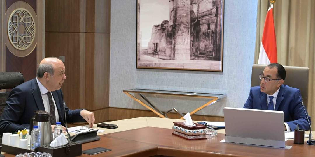 رئيس الوزراء يتابع مستجدات تطوير مطاري "برج العرب" و"العلمين الدولي" استعدادًا للتشغيل الكامل في نوفمبر المقبل