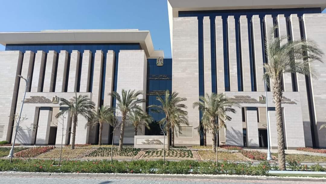 مصر بمعزل عن الأعطال التقنية العالمية: تأكيد من وزارة الاتصالات على استقرار الأنظمة المحلية