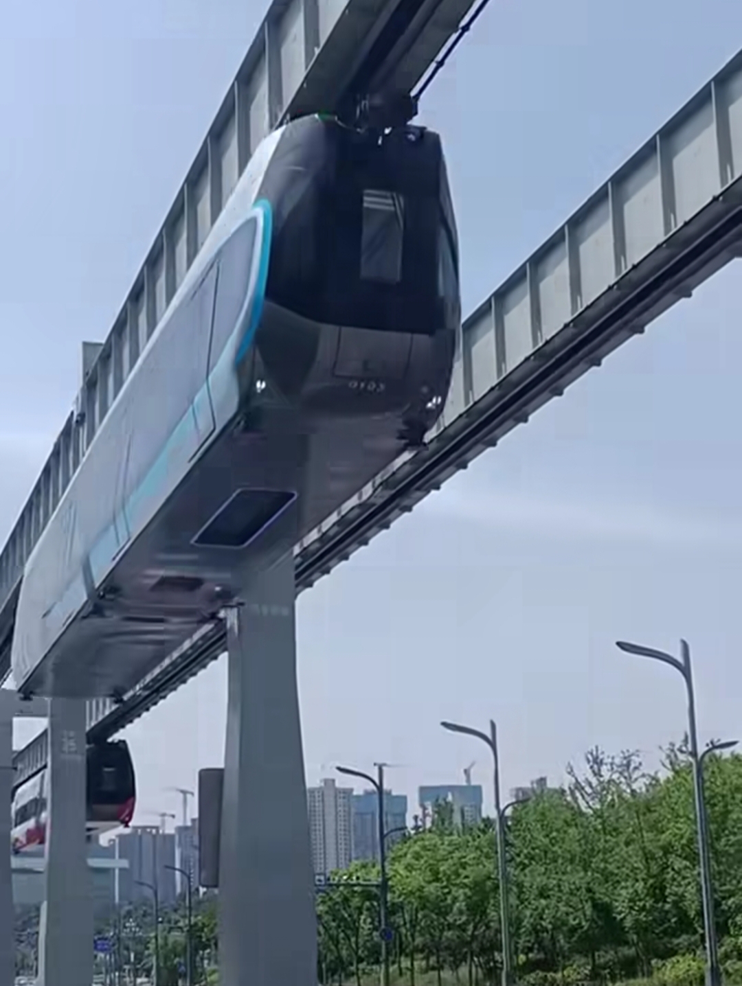 الصين تفتح آفاقاً جديدة في النقل مع القطارات الطائرة