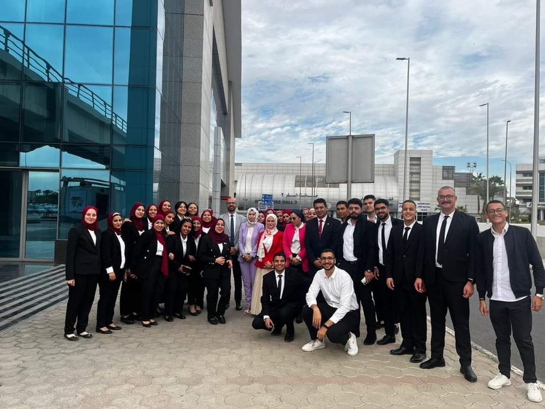 جولات تثقيفية لطلبة الجامعات والمدارس بمطار القاهرة الدولى