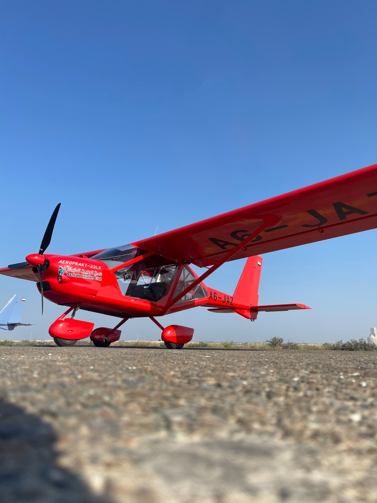 نادي الجزيرة للطيران: رائد الطيران الخفيف في الإمارات العربية