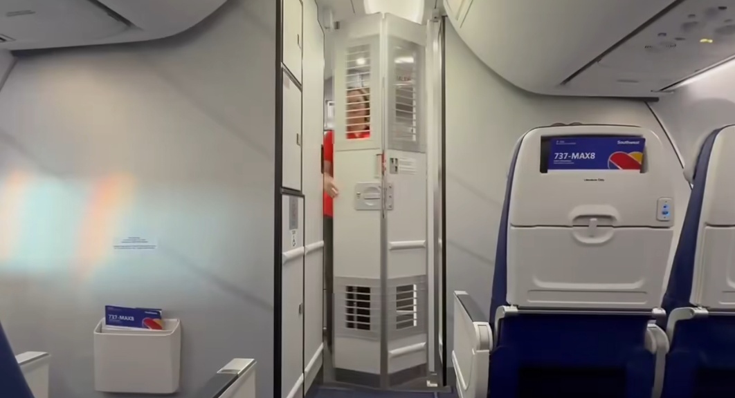 إجراء إلزامي جديد للطائرات الأمريكية منتصف 2026