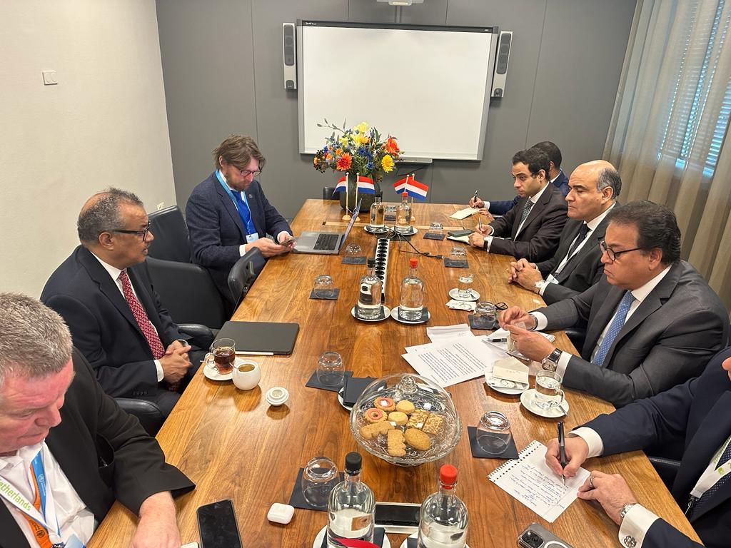 وزير الصحة يبحث مع مدير عام منظمة الصحة العالمية تداعيات الازمة الإنسانية في غزة