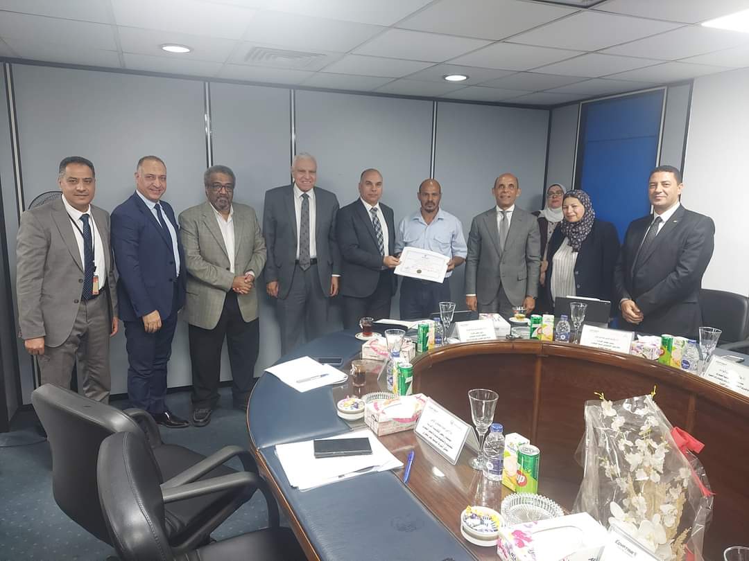 تكريم العاملين المتميزين في شركة الخدمات الأرضية