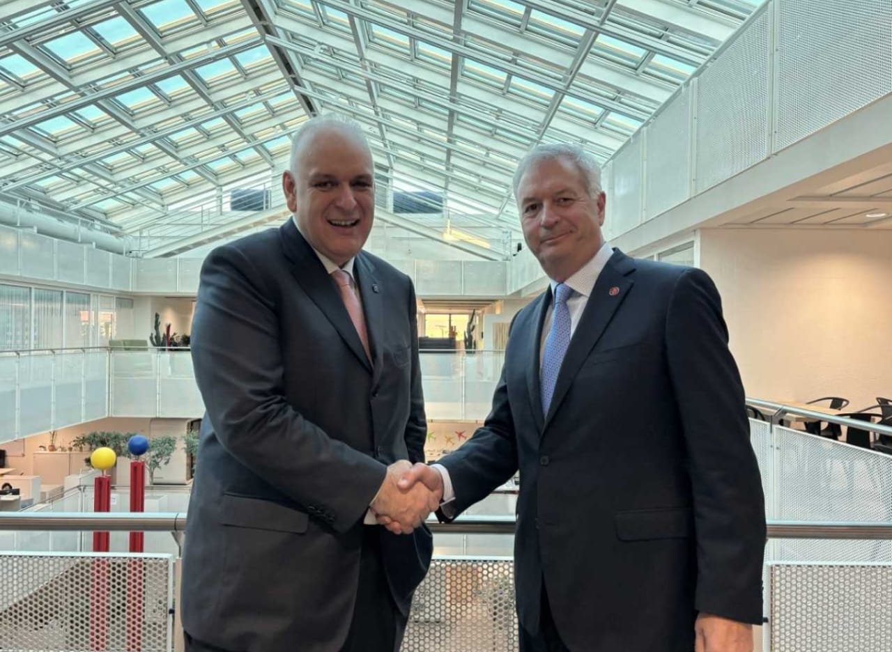 مصر للطيران تهنئ  مايكل روسو  بانتخابه رئيسًا لمجلس الرؤساء التنفيذيين خلفًا لسكوت كيربي