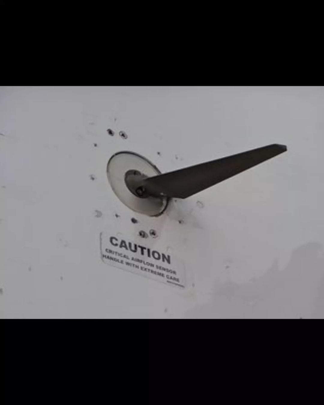 أهمية كمبيوتر بيانات الطيران "ADC" لضمان سلامة الرحلات الجوية