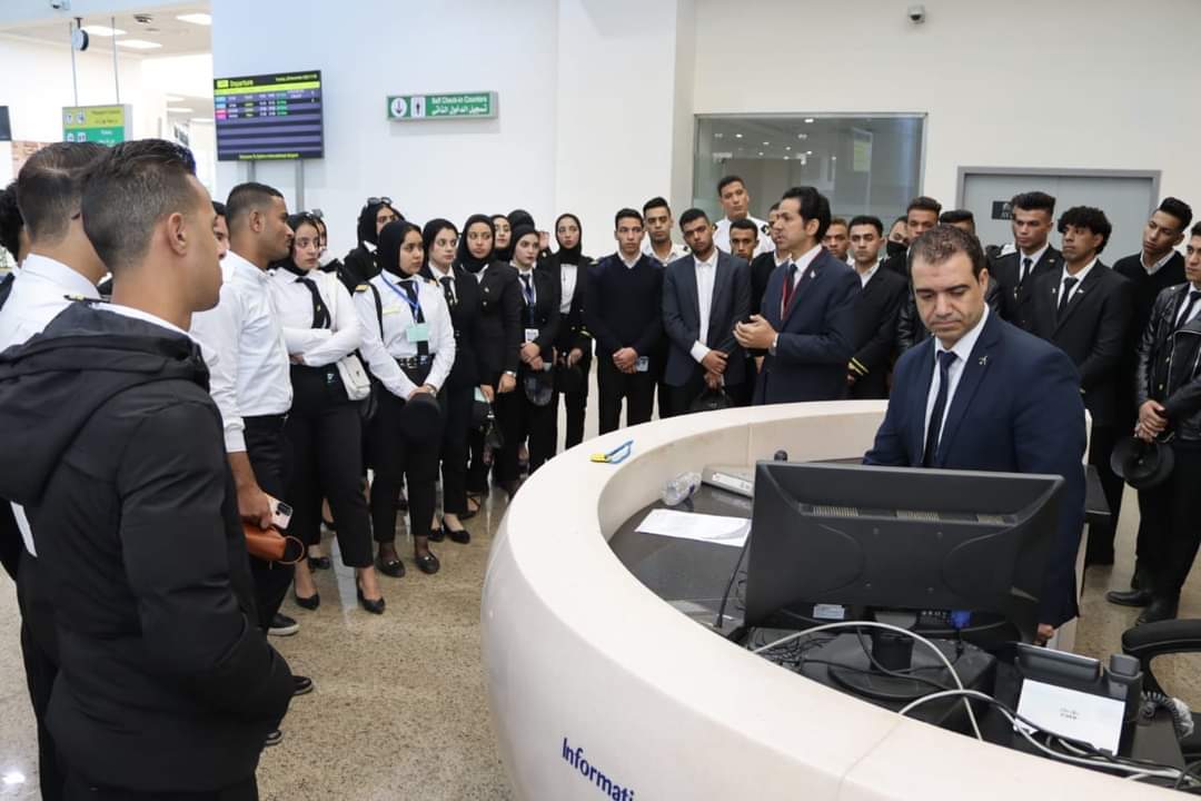 مطار سفنكس الدولي يستقبل تدريب عملي لطلاب المعهد الأمني للتنمية البشرية