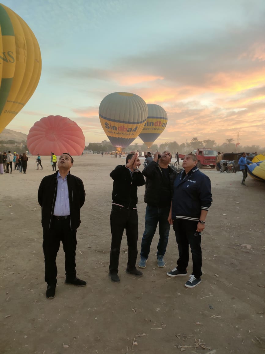 تفتيش أمني وبيئي شامل بمطار الأقصر ومتابعة إجراءات تشغيل البالون الطائر بالبر الغربي