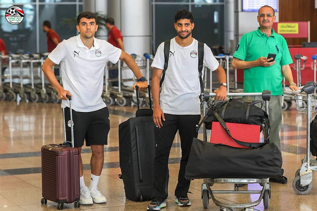 وصول بعثة المنتخب الأولمبي .. واستقبال خاص من وزير الرياضة وأعضاء المجلس