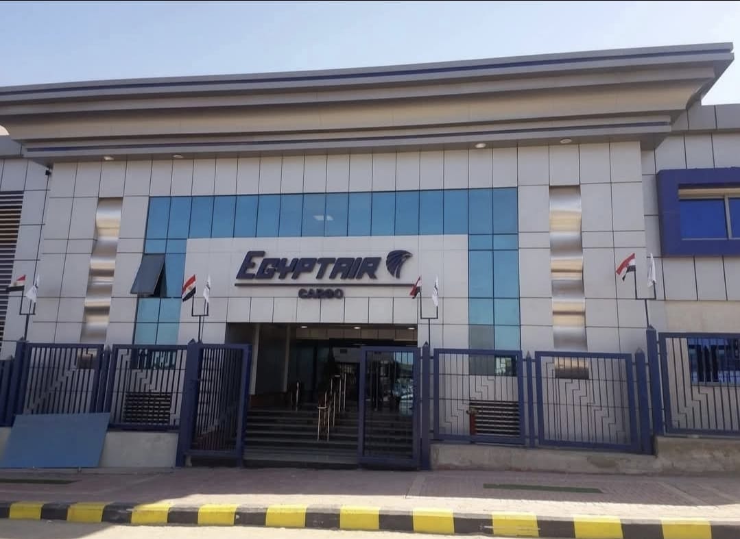 تعزيز السلامة أولًا.. مصر للطيران للشحن تنفذ إعدامًا آمنًا للبضائع المهملة