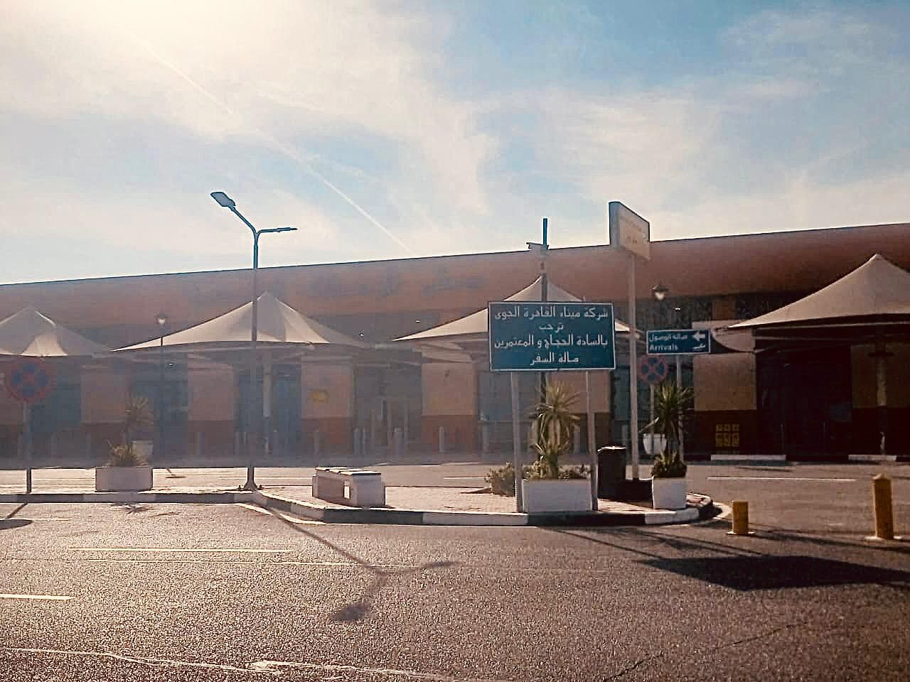 مطار القاهرة الدولي يستكمل استعداداته لاستقبال معتمري شعبان ورمضان بتسهيلات متكاملة