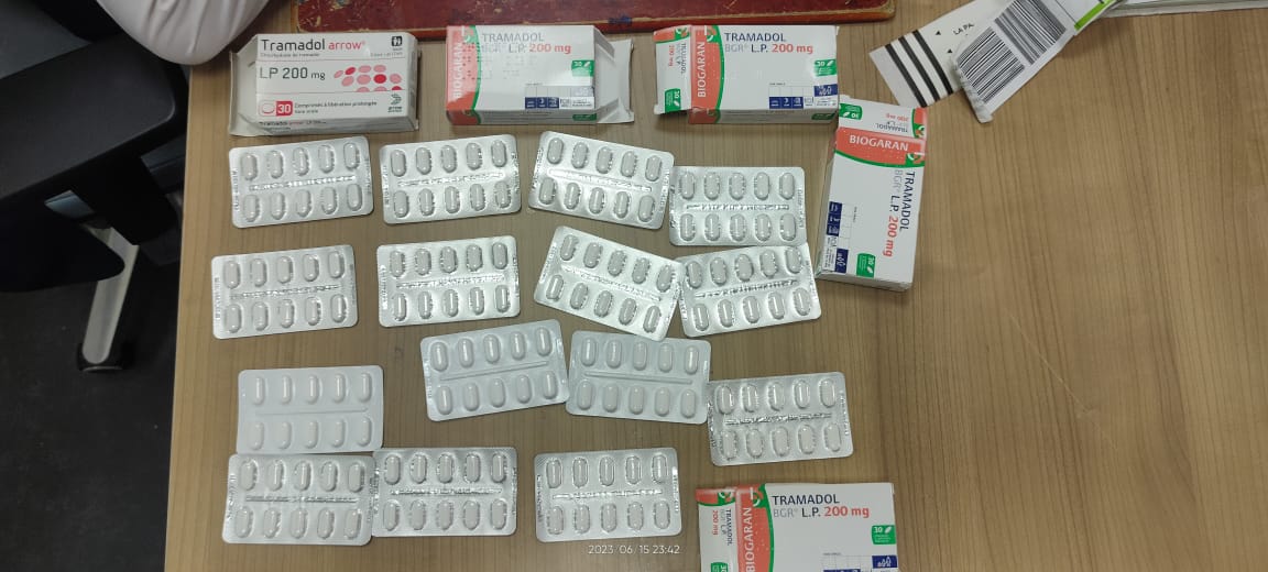 ضبط 3 ركاب بحوزتهم مخدرات متنوعة بمطار القاهرة..صور