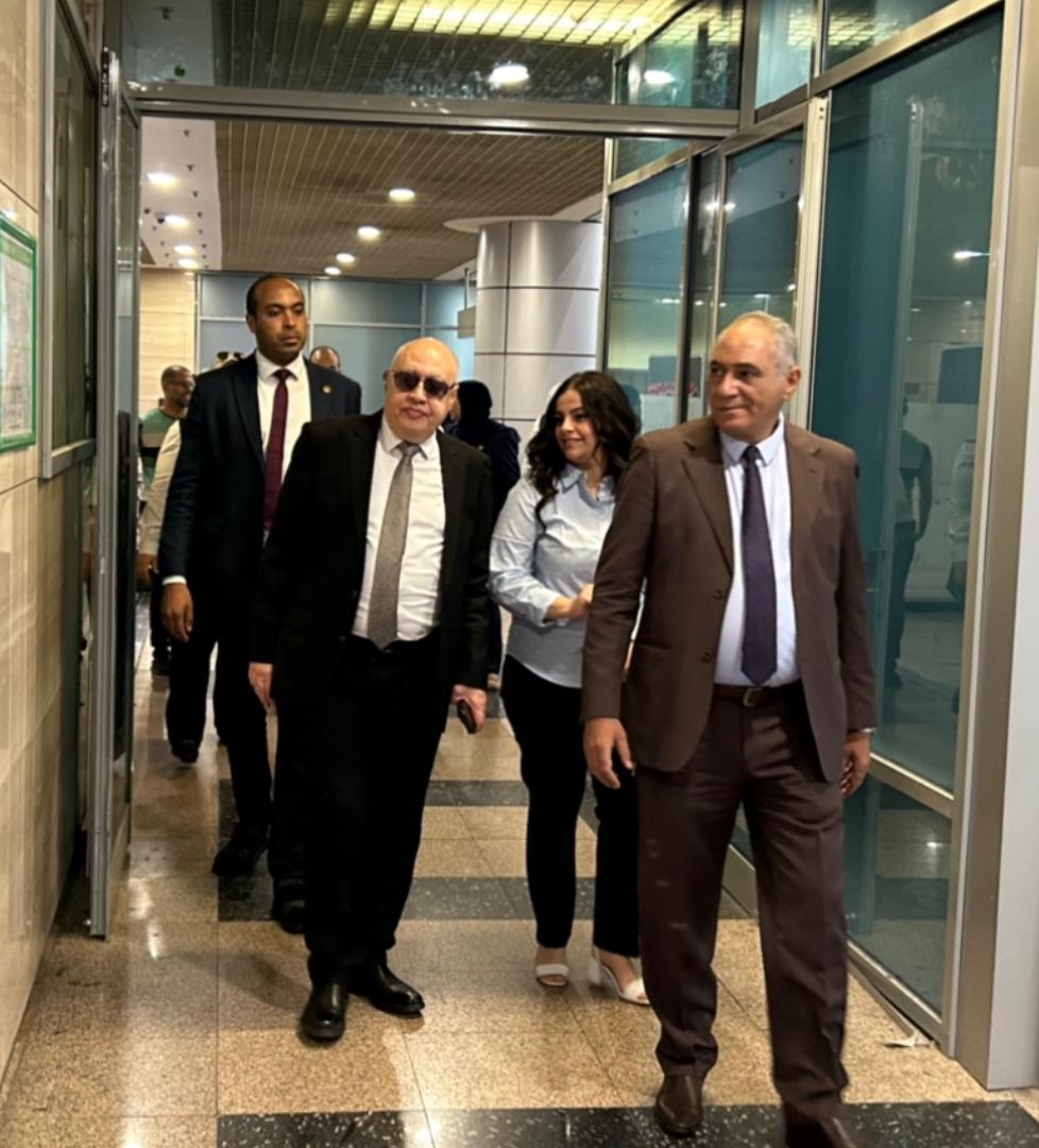 بقرار جمهورى..مد مدة خدمة رئيس جمارك مطار القاهرة