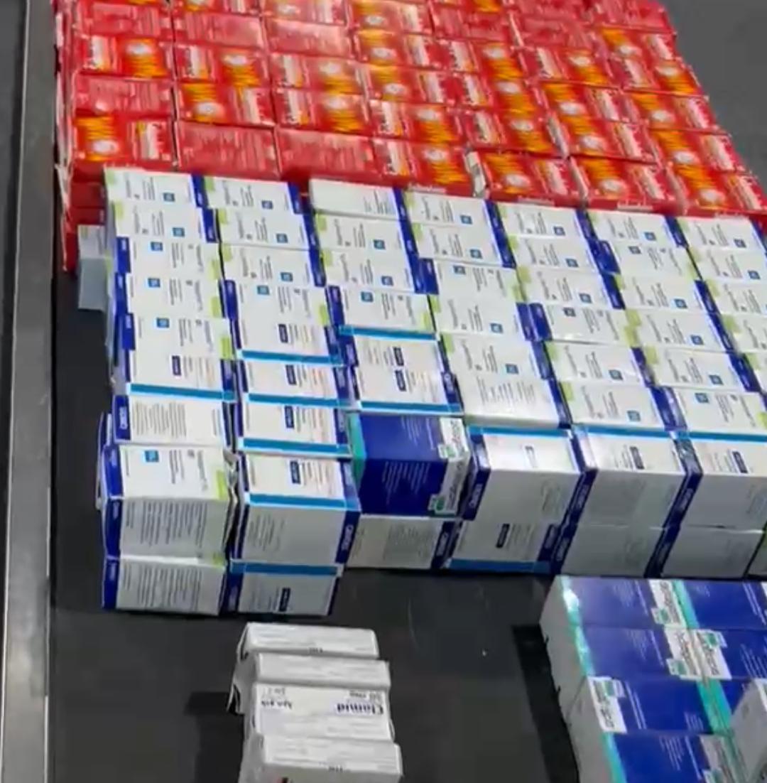 إحباط تهريب 22 ألف كبسولة مخدرة بمطار القاهرة داخل حقائب راكب مصري