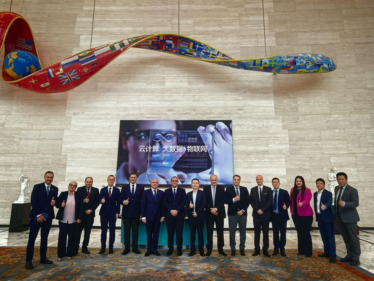 نحو مطار ذكي.. زيارات دولية لرئيس القابضة للمطارات استعدادًا لإطلاق مبنى الركاب رقم (4) بمطار القاهرة