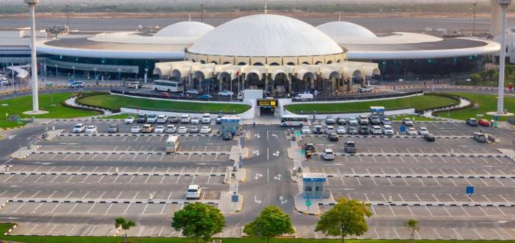 مطار الشارقة يؤكد استمرار تشغيل الرحلات الجوية دون انقطاع