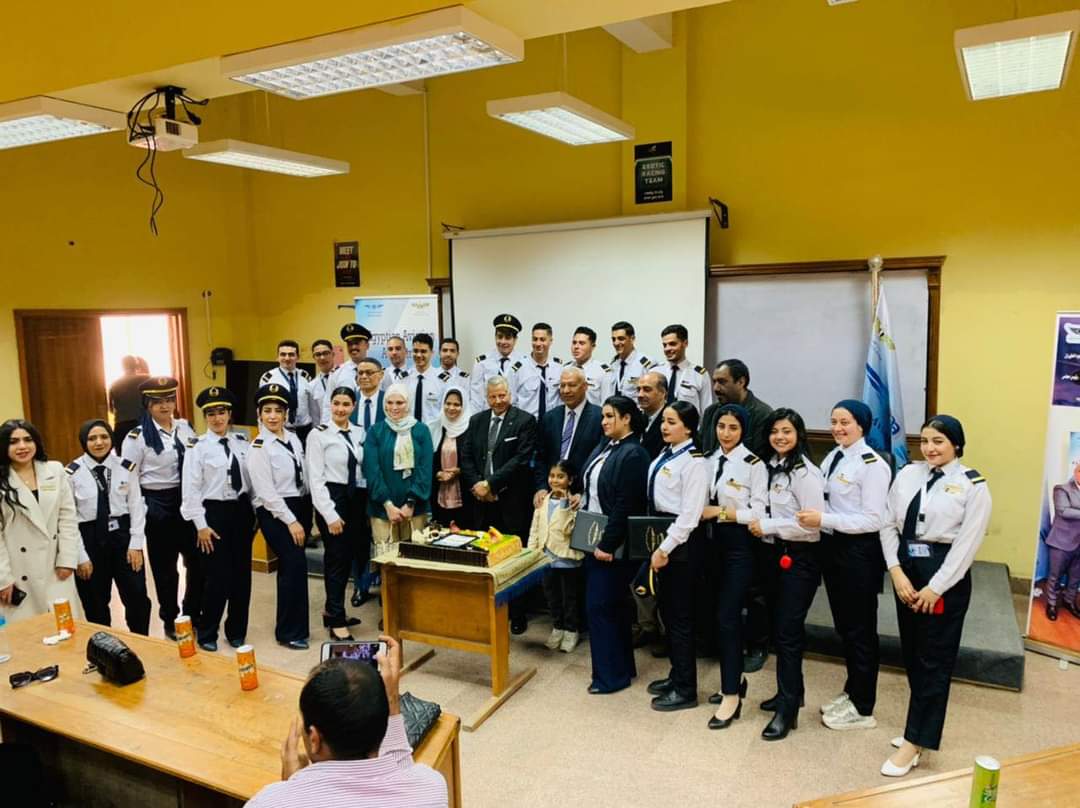 الأكاديمية المصرية لعلوم الطيران تفتح باب التقديم لدبلومة الضيافة الجوية