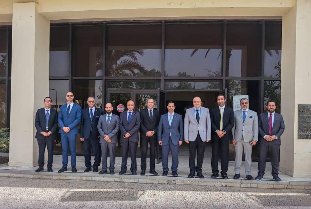 جولات ميدانية لوفد سلطنة عمان بمختلف شركات وهيئات وزارة الطيران المدنى