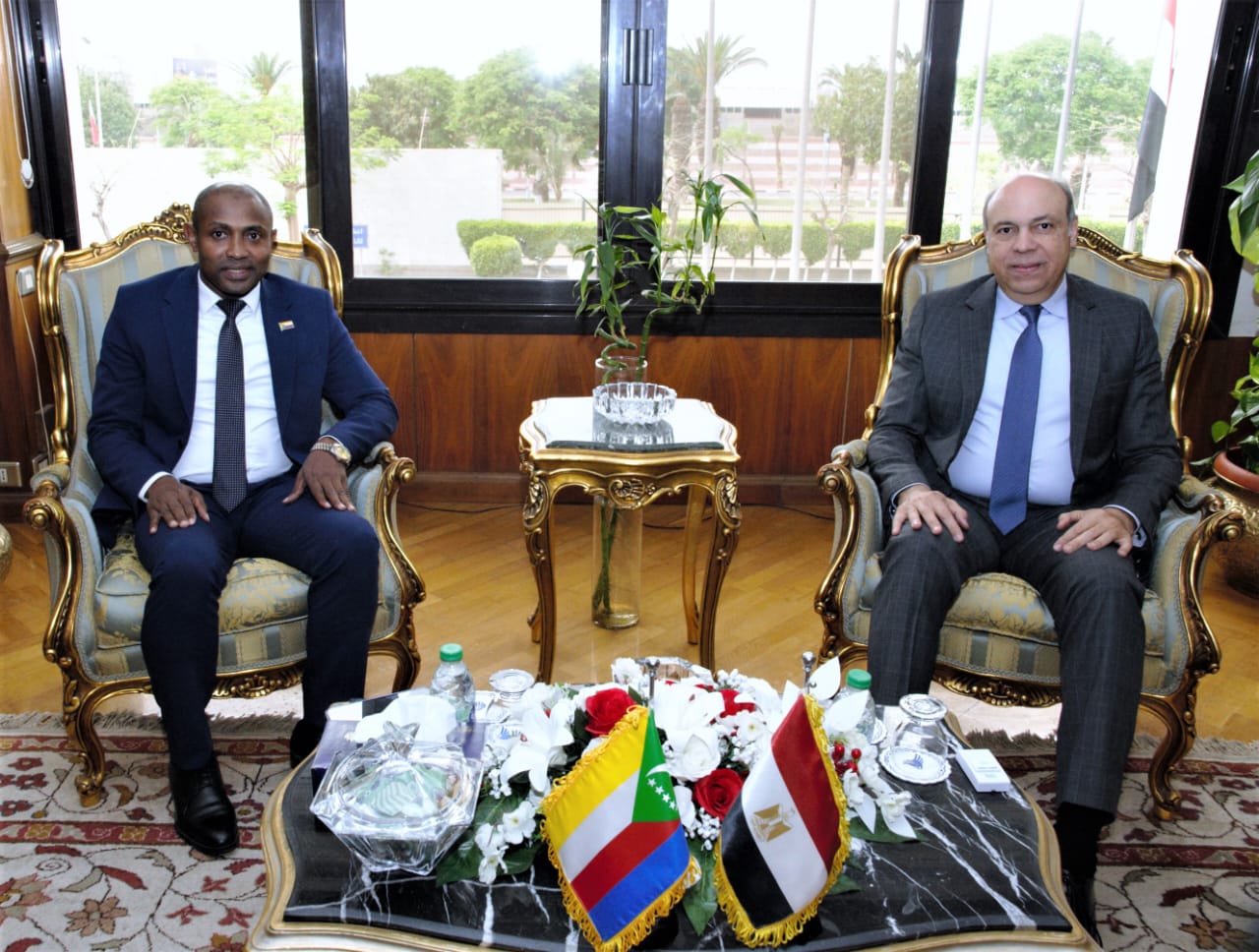 الحفني: نقل الخبرات المصرية إلى جزر القمر يعكس عمق العلاقات ويعزز التعاون الإفريقي في الطيران