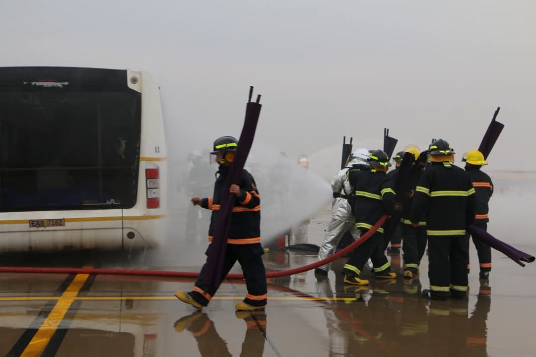 مطار سفنكس الدولي يجري أول تجربة طوارئ كلية لتعزيز معايير السلامة الجوية