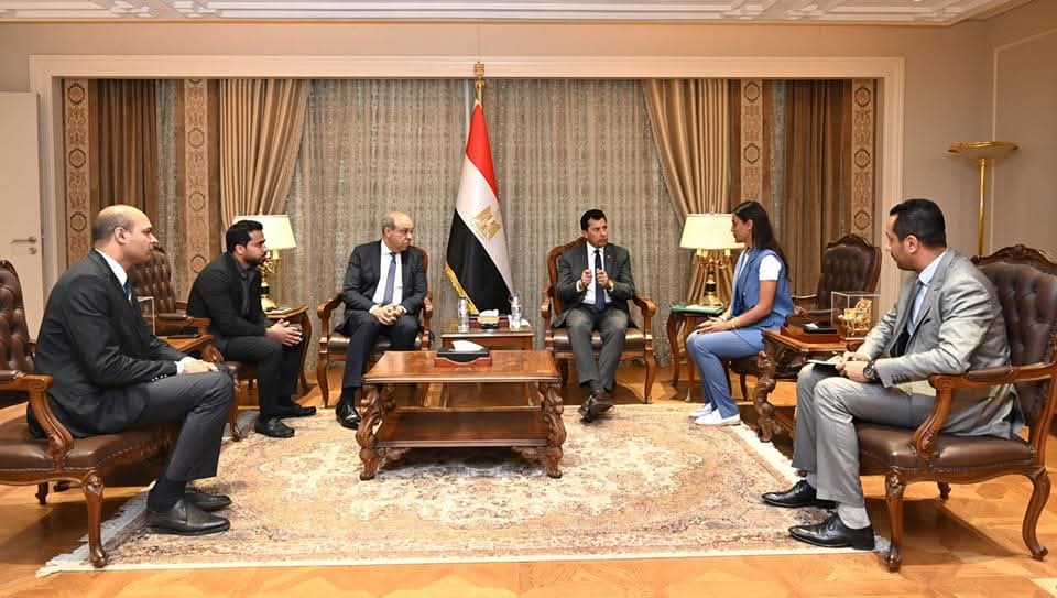 لدعم أبطال الإسكواش ..تعاون وزاري بين  الشباب والطيران لتسهيلات السفر