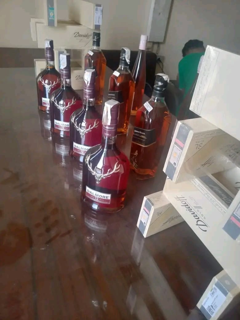 ضبط تهريب كميات ضخمة من الخمور والسجائر الأجنبية بالقاهرة بقيمة تتجاوز 3 ملايين جنيه