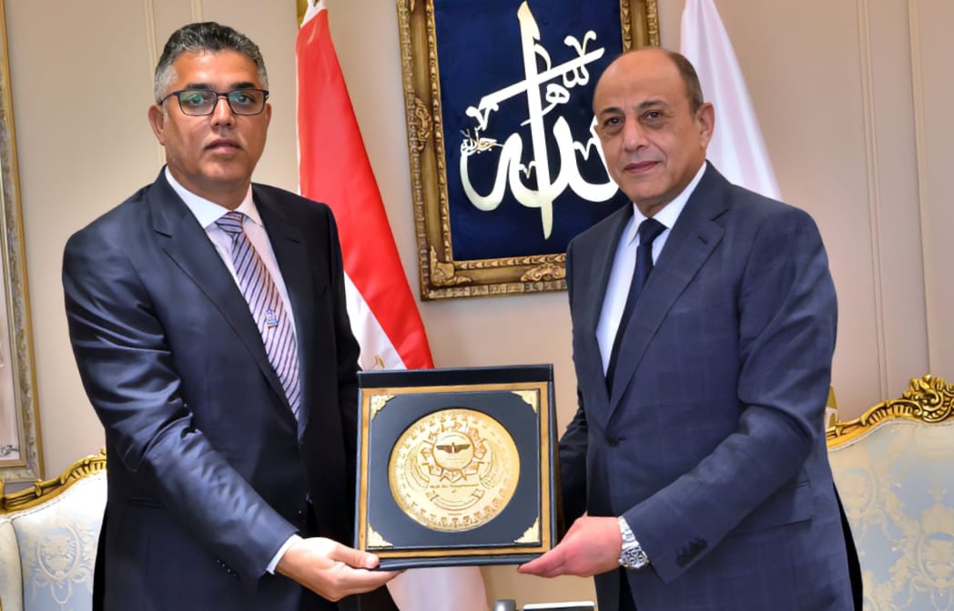 وزير الطيران يبحث سبل التعاون مع المنظمة العالمية للأرصاد الجوية لمواجهة التحديات البيئية