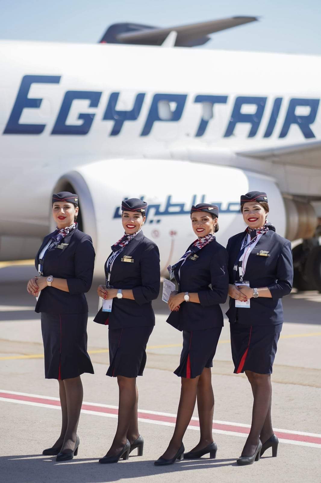 ظهور مشرف لطاقم ضيافة مصر للطيران في معرض مصر الدولي للطيران والفضاء 2024