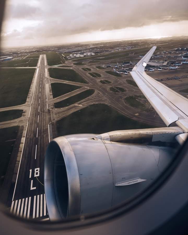 الضغط الجوي وتأثيره على دقة قراءة مقياس ارتفاع الطائرة: التحديات والحلول