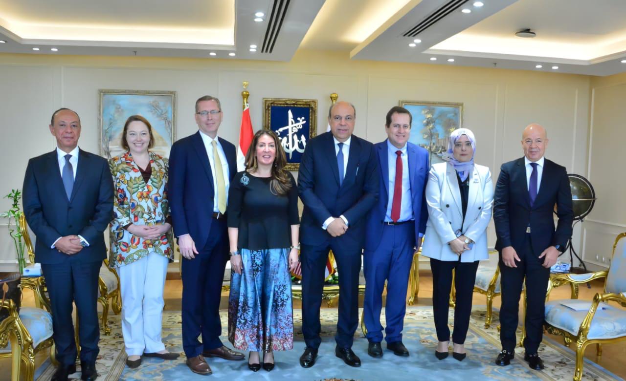 الحفني  يبحث تعزيز التعاون الثنائي مع الولايات المتحدة في الطيران المدني